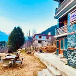 The Kartik Villa, Manali - A Beautiful Cottage In The Clouds Towards Snow Capped Mountains