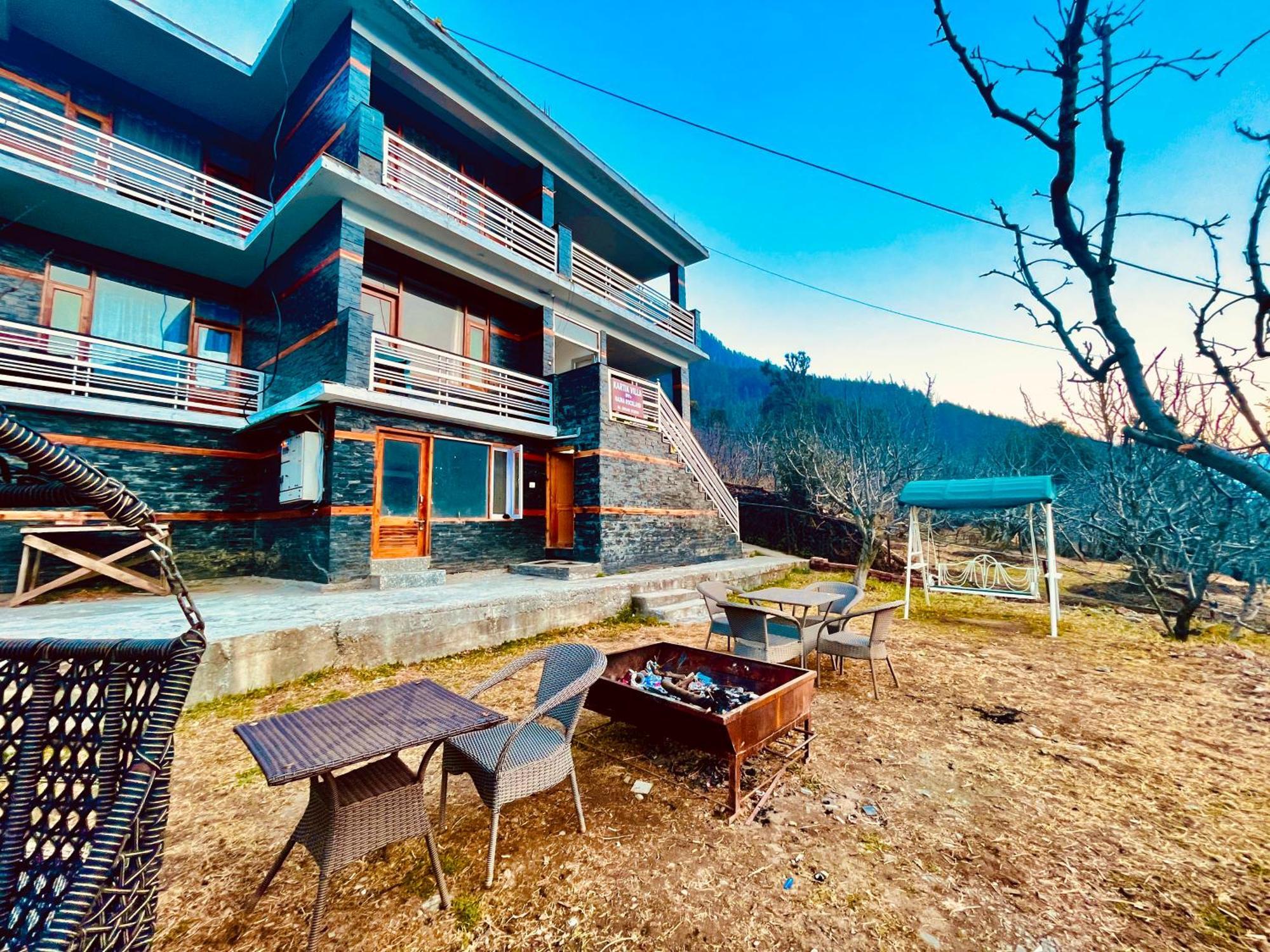 The Kartik Villa, - A Beautiful In The Clouds Towards Snow Capped Mountains