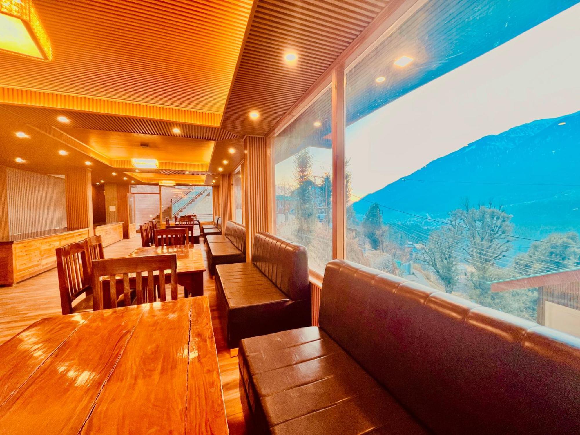 The Kartik Villa, - A Beautiful In The Clouds Towards Snow Capped Mountains 4* Manali (Himachal Pradesh)